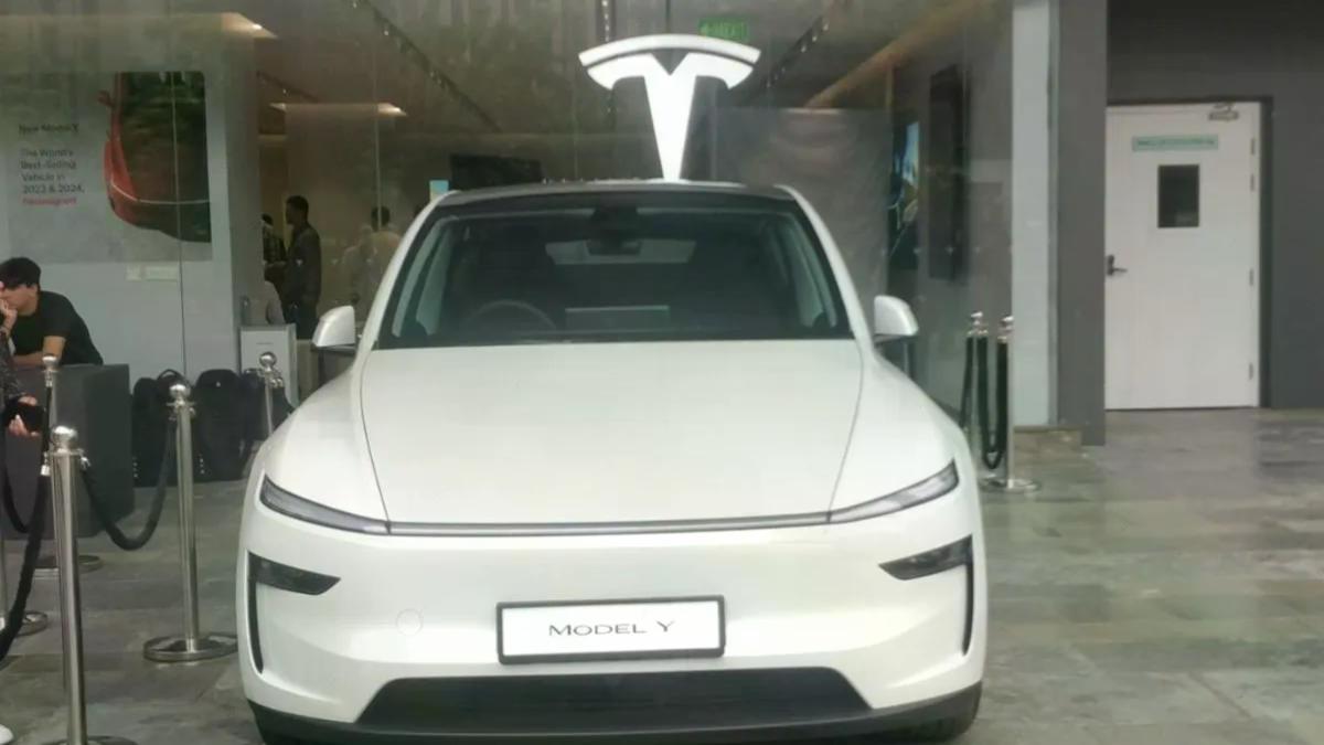 Tesla Brings the Future to Delhi: Experience Centre and V4 Superchargers Now Open in Aerocity